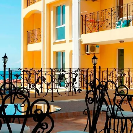 Golden Eye Otel