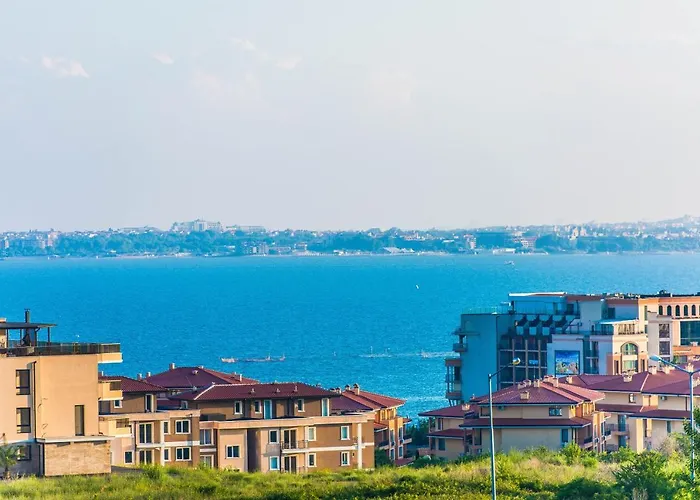 Хотел Golden Eye